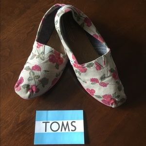 Toms Floral 🌺 Print Shoes Size 9